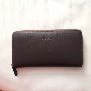 L. Credi  leather wallet